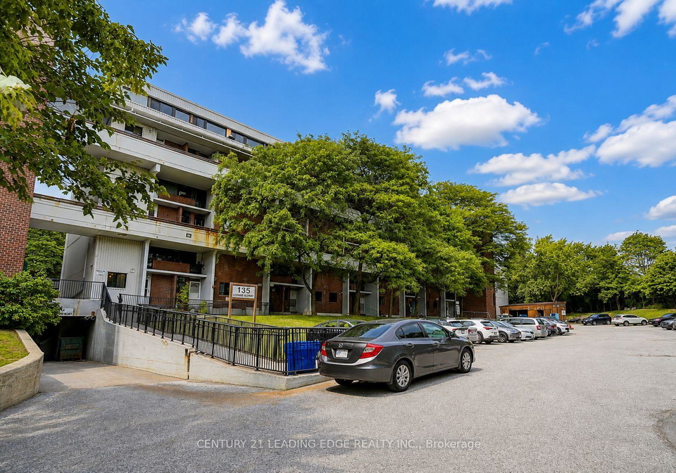 135-leeward-glenway-toronto-east-york-ontario-c13673090