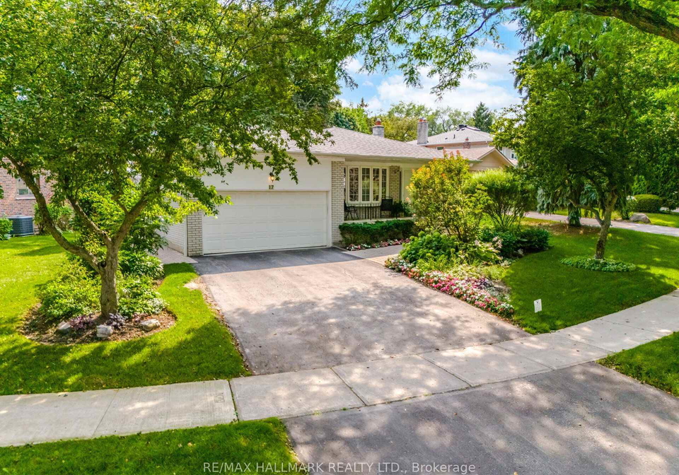 17-wellesbourne-crescent-toronto-north-york-ontario-c13673158