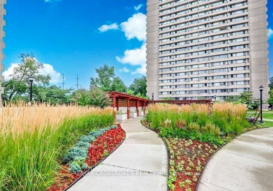735-don-mills-road-toronto-east-york-ontario-c13673232