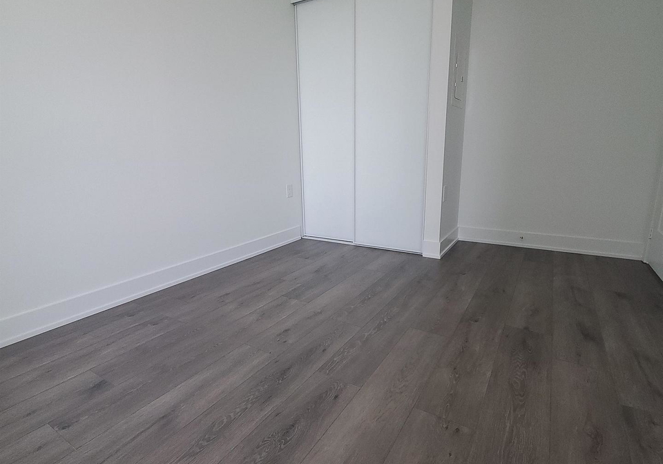 575-bloor-street-e-toronto-toronto-ontario-c13673630
