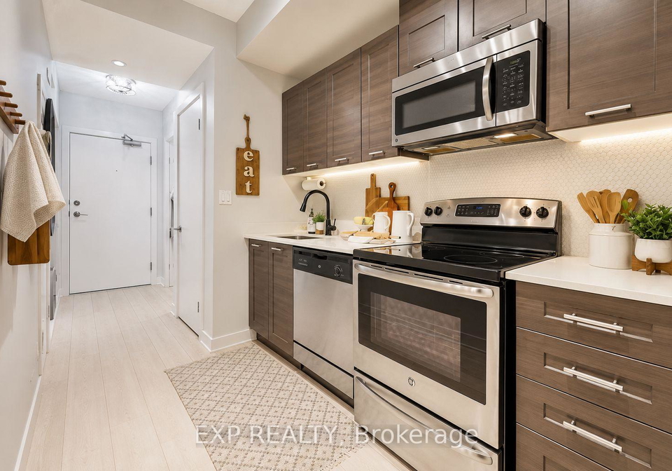 20-bruyeres-mews-toronto-toronto-ontario-c13673716