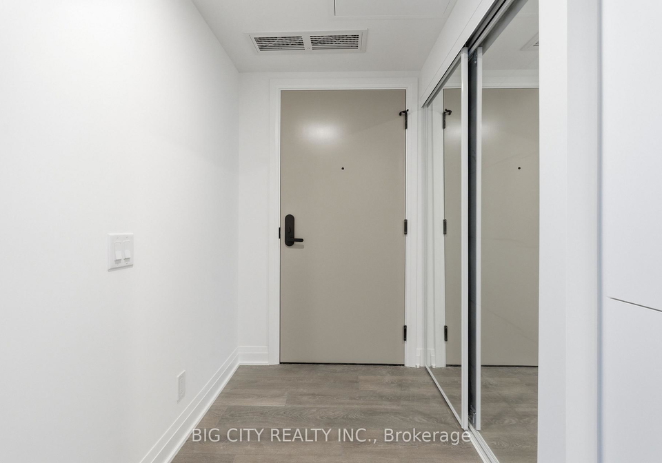 25-frederick-todd-way-toronto-east-york-ontario-c13673754