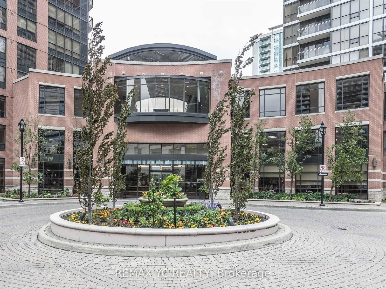 23-sheppard-avenue-e-toronto-north-york-ontario-c13673844