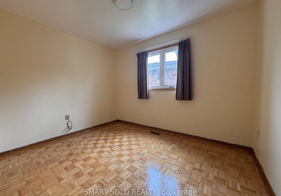 243-shawnee-circle-toronto-north-york-ontario-c13673890