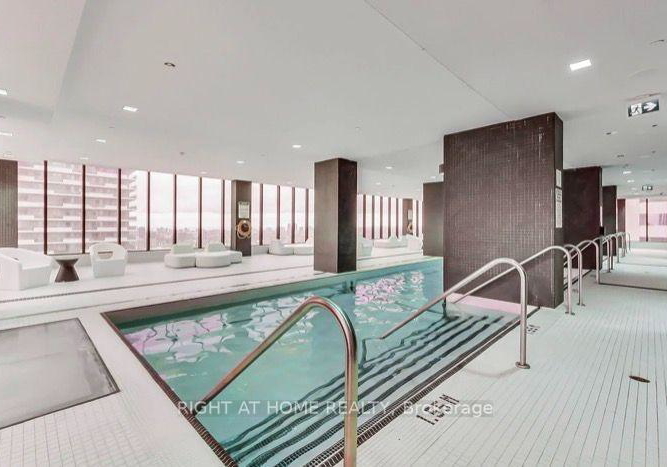 8-eglinton-avenue-e-toronto-toronto-ontario-c13673956