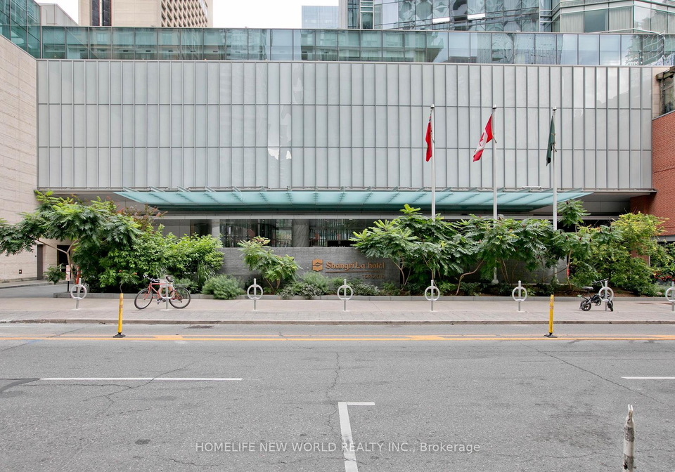 180-university-avenue-toronto-toronto-ontario-c13674330