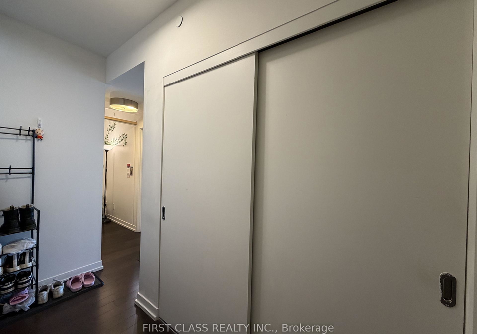 21-widmer-street-toronto-toronto-ontario-c13674384