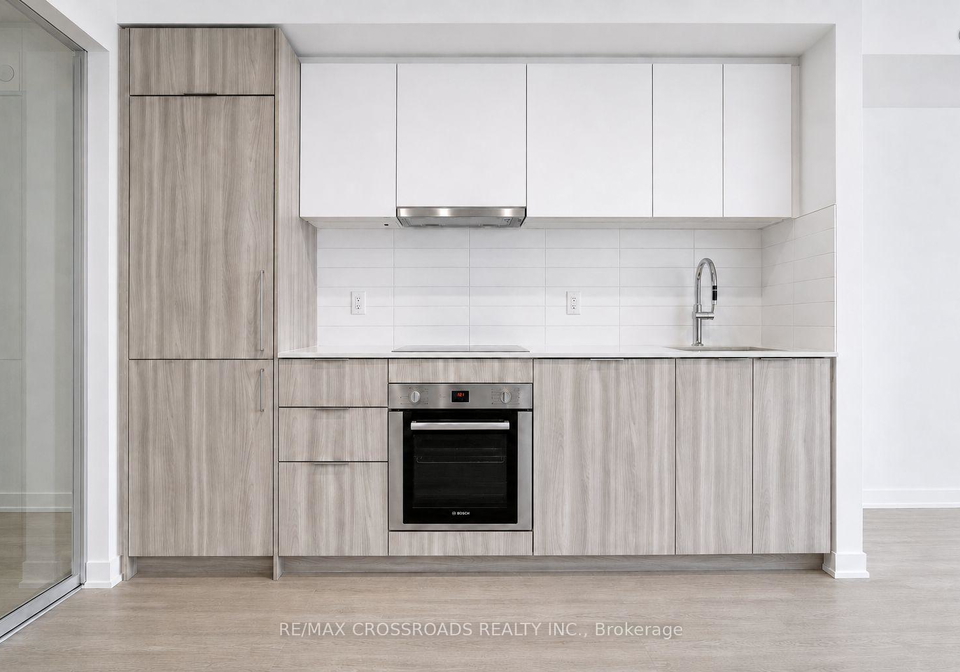 15-david-salomon-drive-toronto-east-york-ontario-c13674990