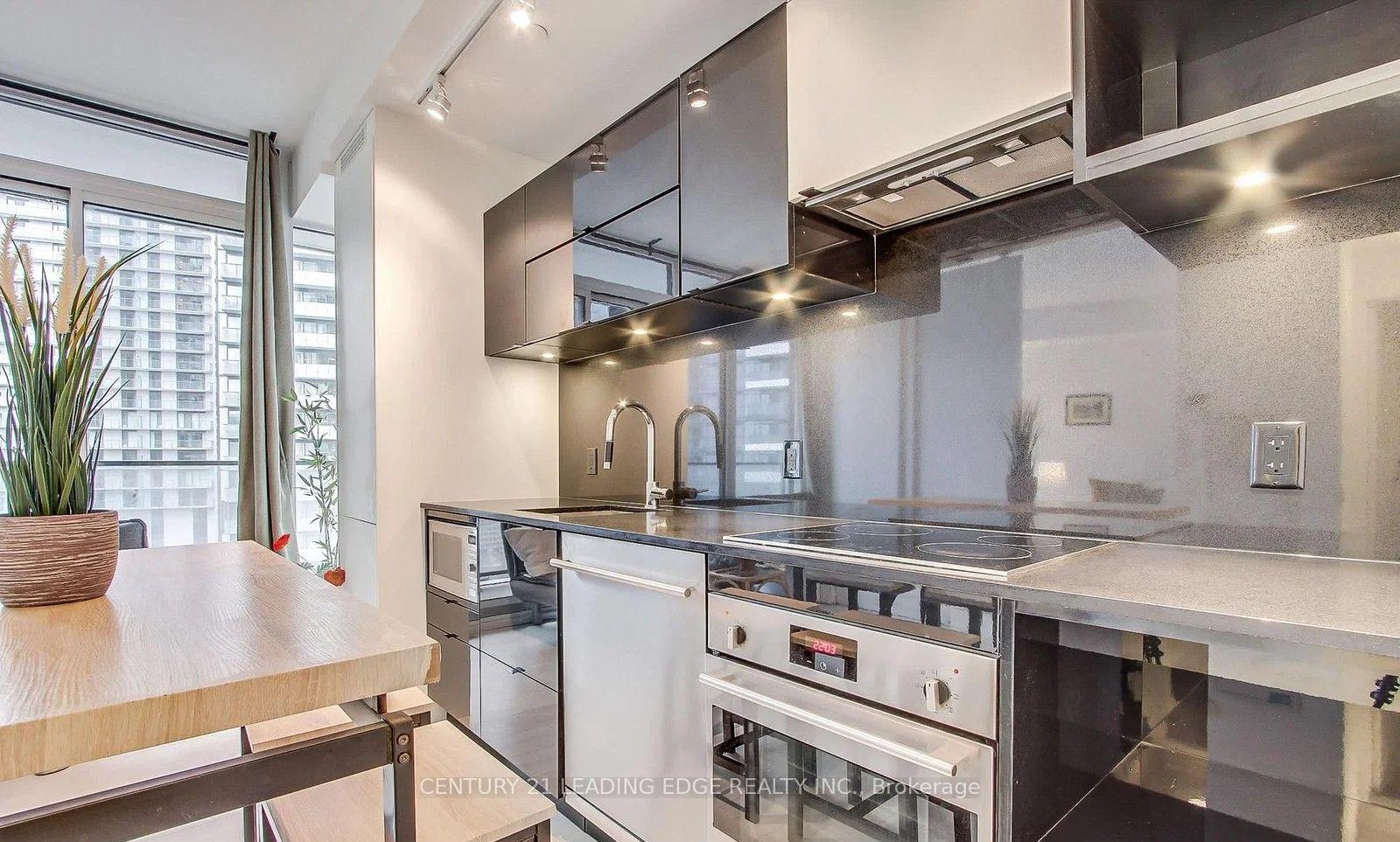 125-peter-street-toronto-toronto-ontario-c13675366