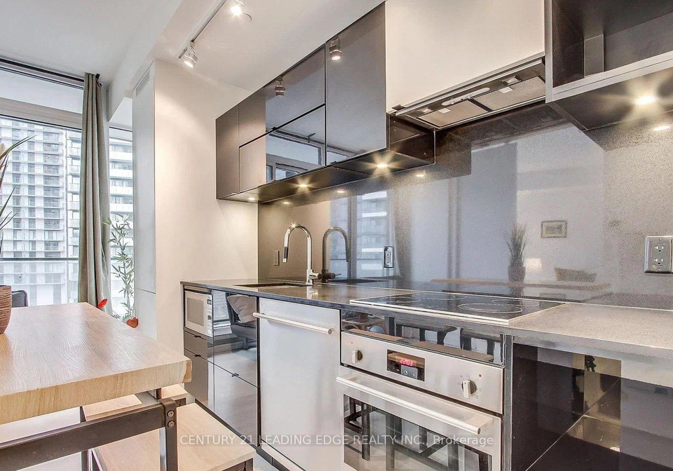 125-peter-street-toronto-toronto-ontario-c13675366
