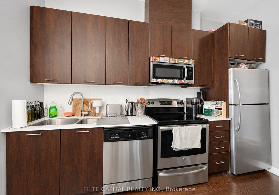 20-bruyeres-mews-toronto-toronto-ontario-c13675458