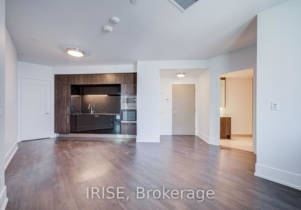 1-edgewater-drive-toronto-toronto-ontario-c13675956