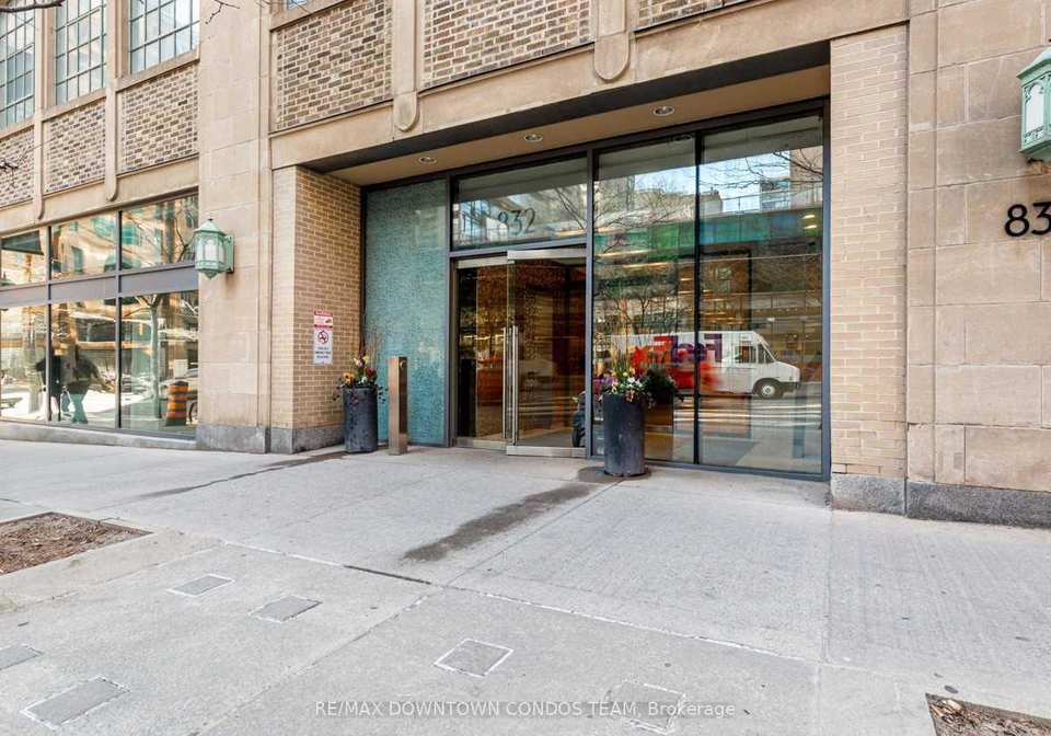 832-bay-street-toronto-toronto-ontario-c13675962