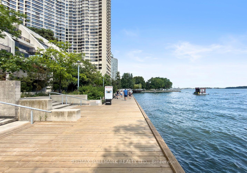 77-harbour-square-toronto-toronto-ontario-c13676014