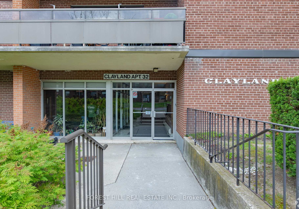 32-clayland-drive-toronto-north-york-ontario-c13676126