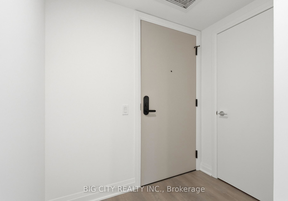 25-frederick-todd-way-toronto-east-york-ontario-c13676254