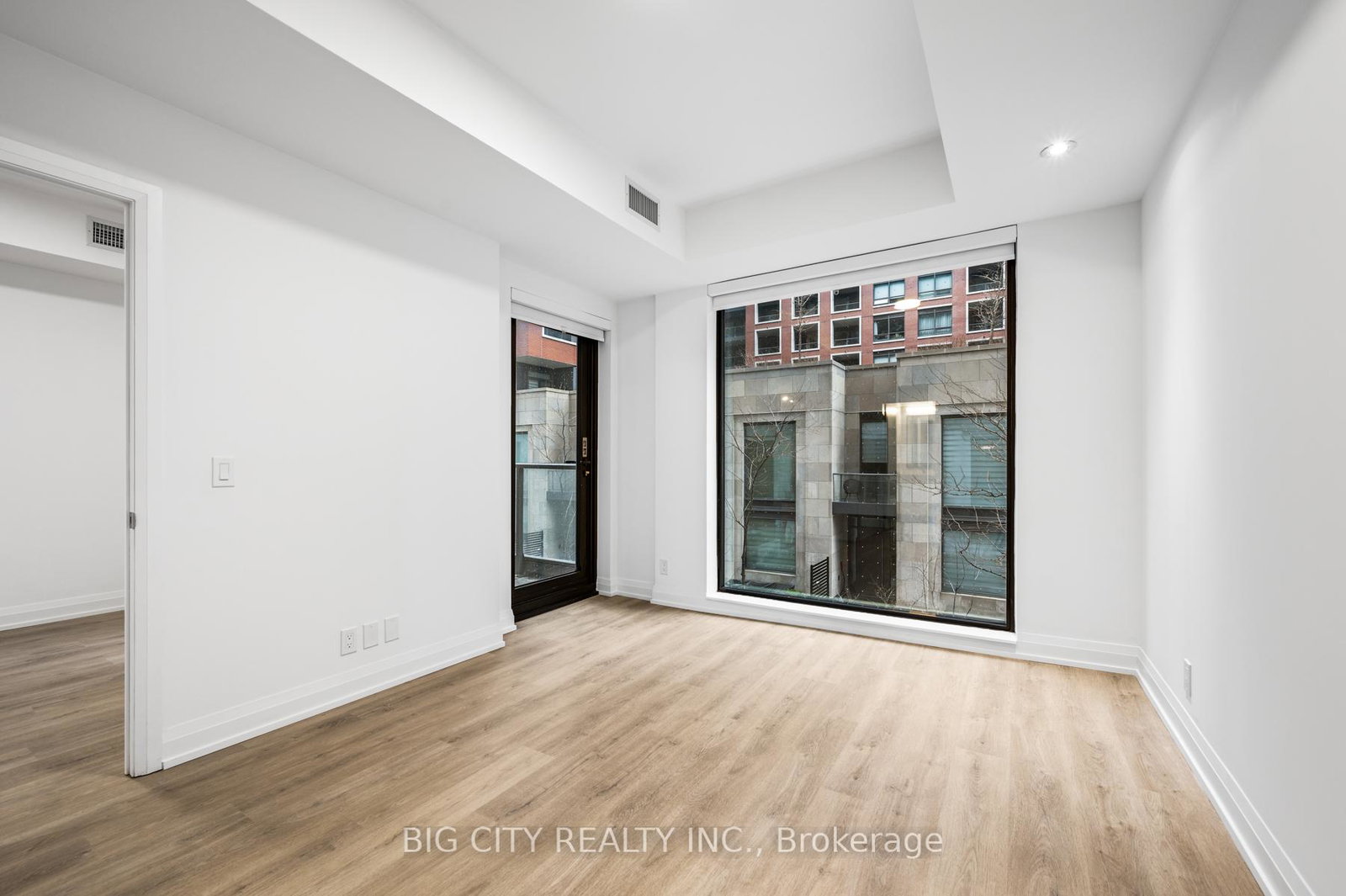 36-brentcliffe-road-toronto-east-york-ontario-c13676304
