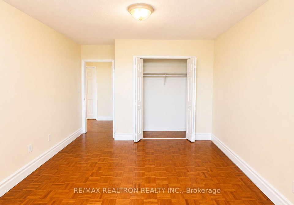 5949-yonge-street-toronto-north-york-ontario-c13676364
