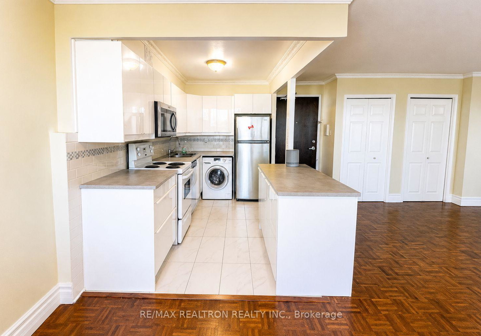 5949-yonge-street-toronto-north-york-ontario-c13676364