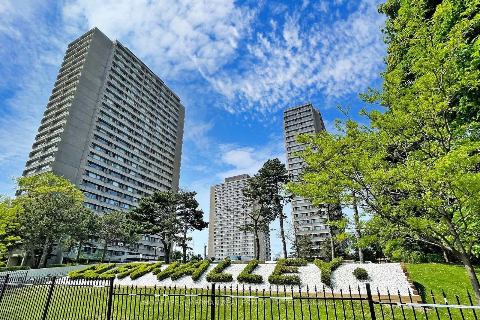 735-don-mills-road-toronto-east-york-ontario-c13676552