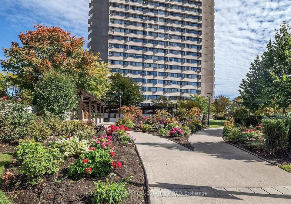 735-don-mills-road-toronto-east-york-ontario-c13676552