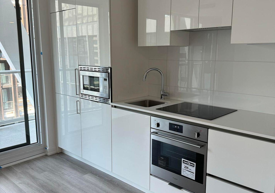 230-simcoe-street-toronto-toronto-ontario-c13676816
