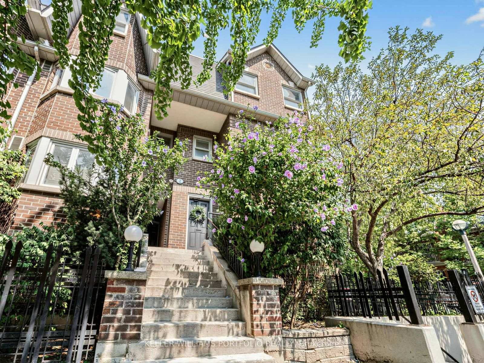 2c-shank-street-w-toronto-toronto-ontario-c13676832