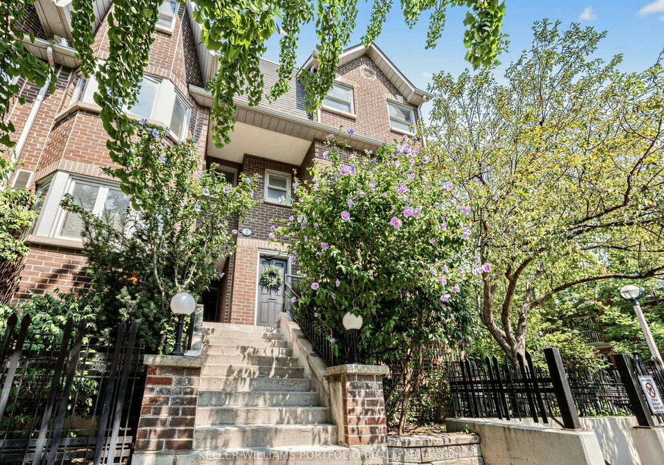 2c-shank-street-w-toronto-toronto-ontario-c13676832