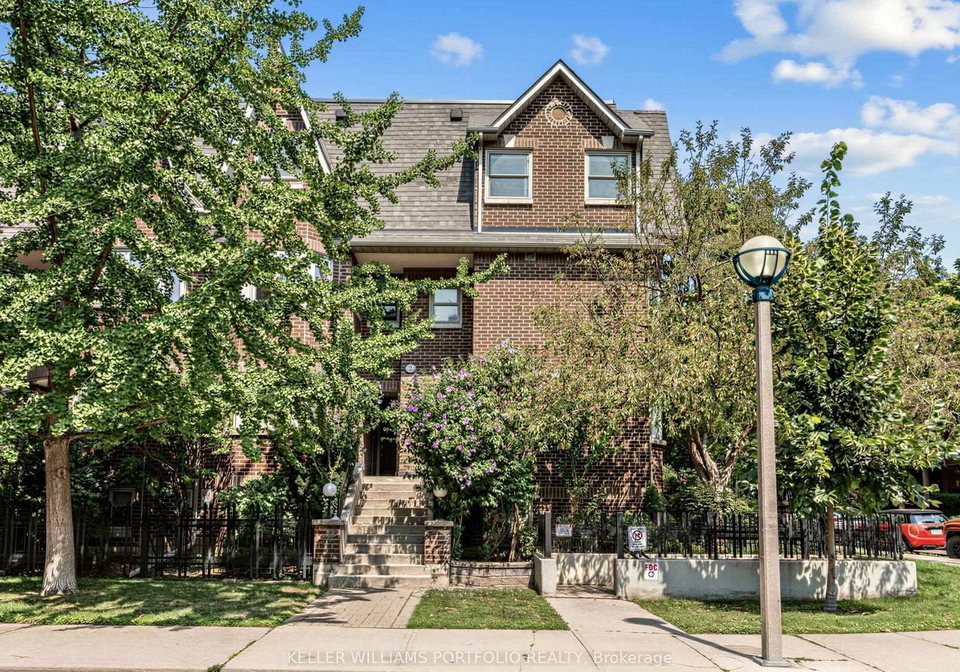 2c-shank-street-w-toronto-toronto-ontario-c13676832
