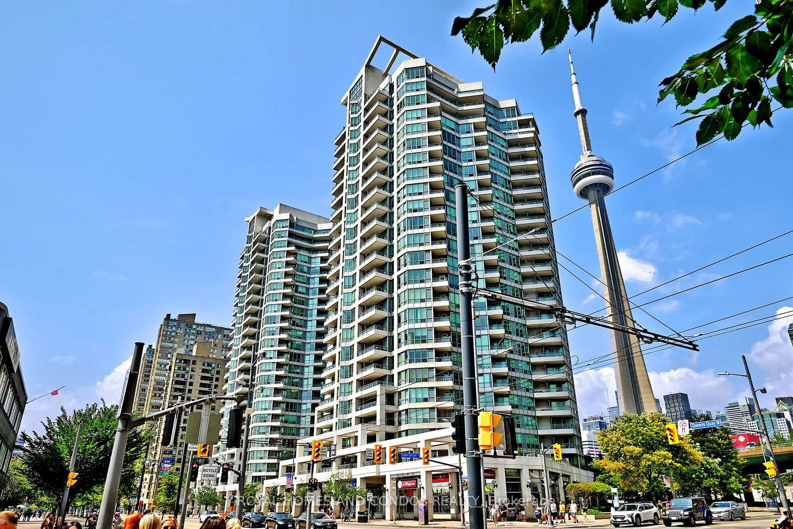 230-queens-quay-w-quay-toronto-toronto-ontario-c13676934