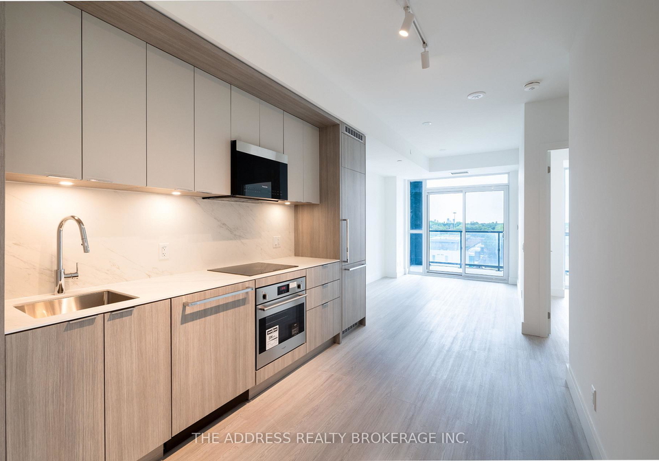 6-greenbriar-road-toronto-north-york-ontario-c13677752
