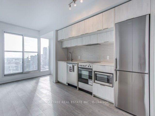 181-dundas-street-e-toronto-toronto-ontario-c13677920