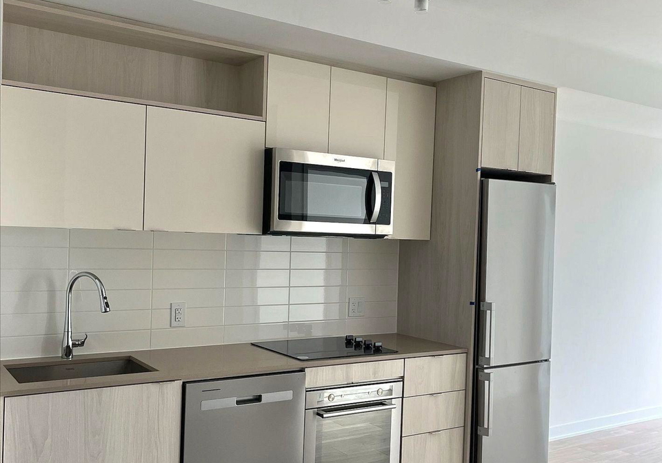 60-princess-street-toronto-toronto-ontario-c13677984