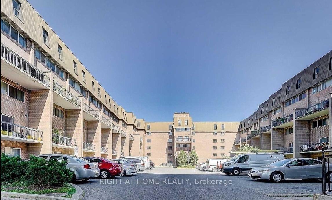 165-cherokee-boulevard-toronto-north-york-ontario-c13678346