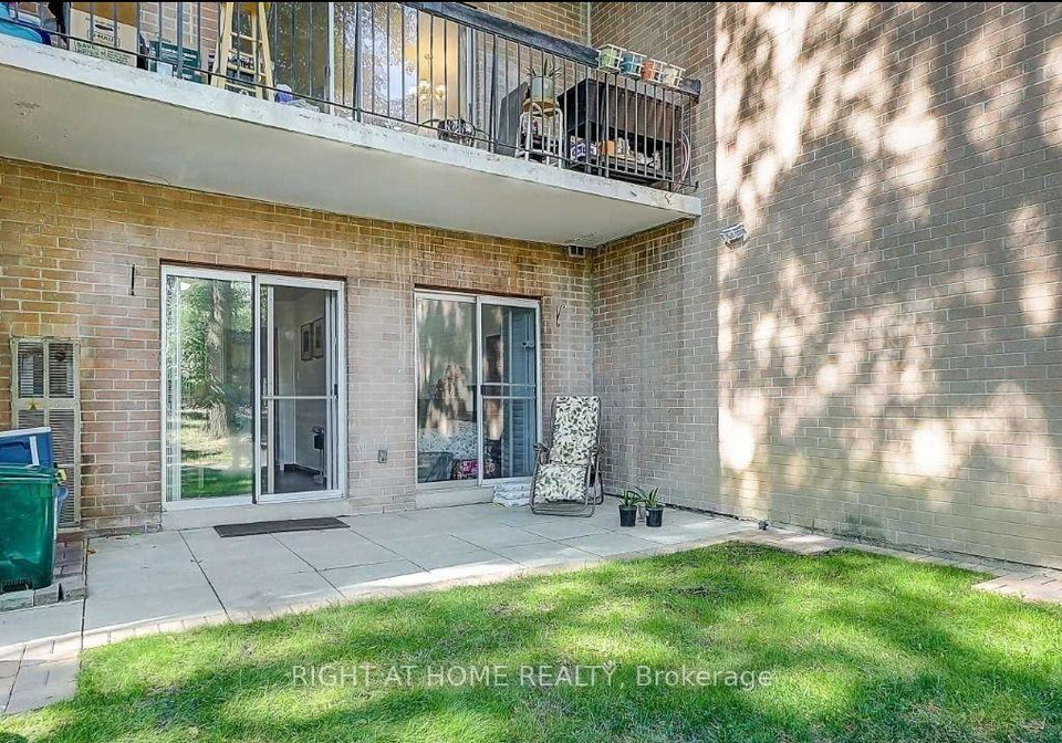 165-gf-cherokee-boulevard-toronto-north-york-ontario-c13678354