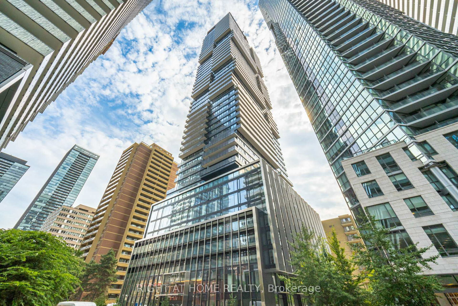 55-charles-street-e-toronto-toronto-ontario-c13678364