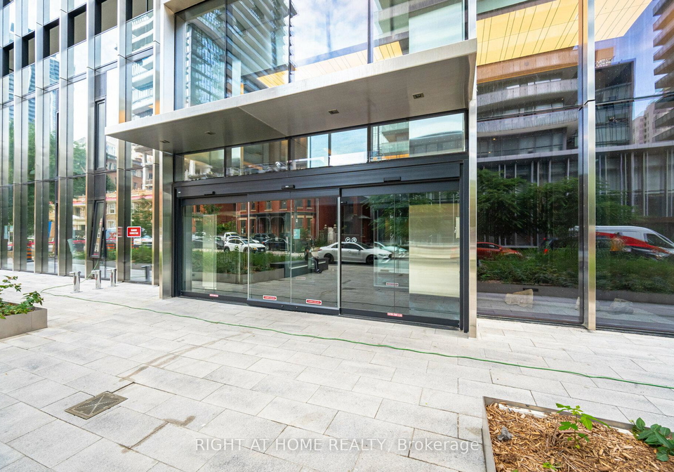 55-charles-street-e-toronto-toronto-ontario-c13678364