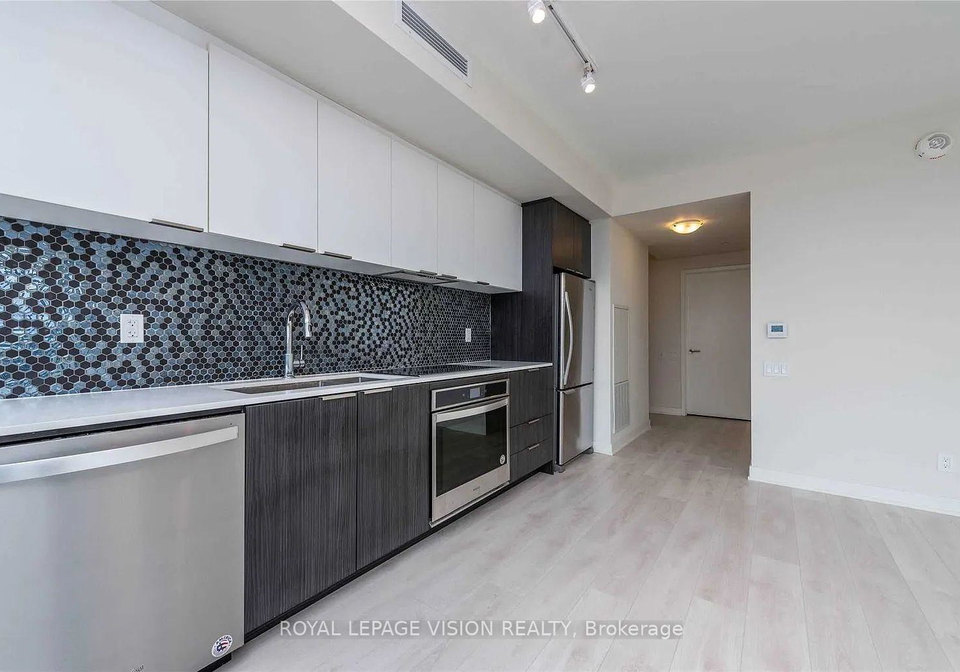 2-sonic-way-toronto-east-york-ontario-c13678404