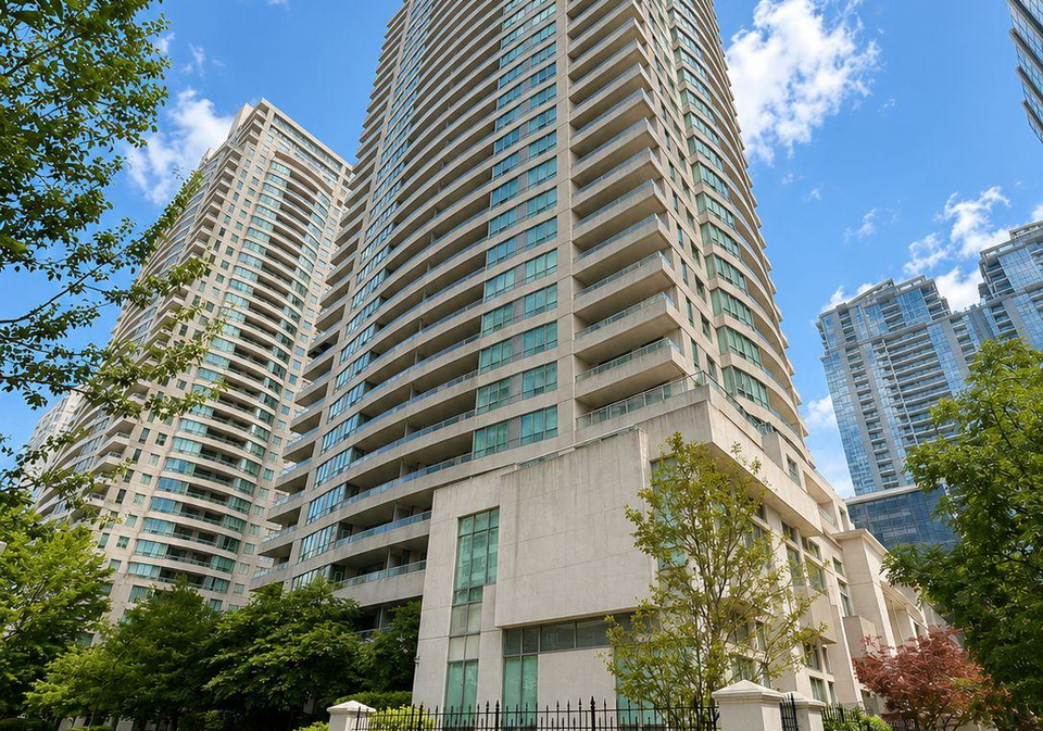 23-hollywood-avenue-toronto-north-york-ontario-c13678534