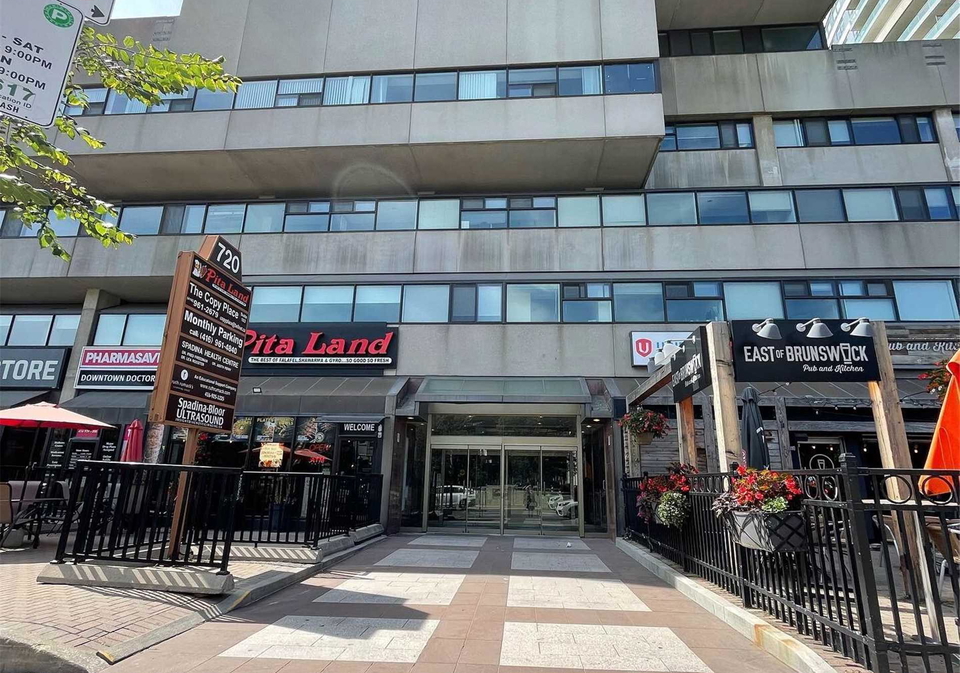 720-spadina-avenue-toronto-toronto-ontario-c13678662