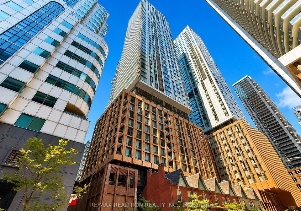 8-widmer-street-toronto-toronto-ontario-c13678776