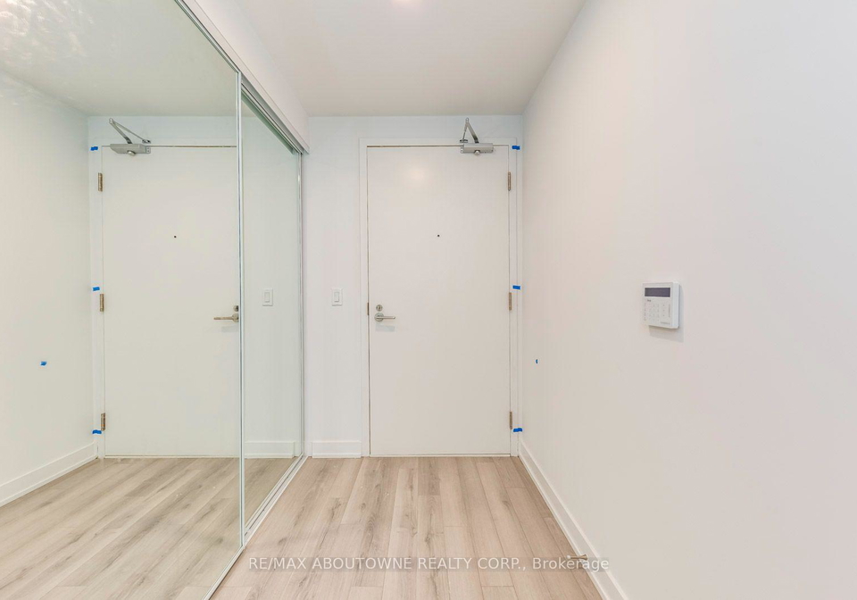 230-simcoe-street-toronto-toronto-ontario-c13678784