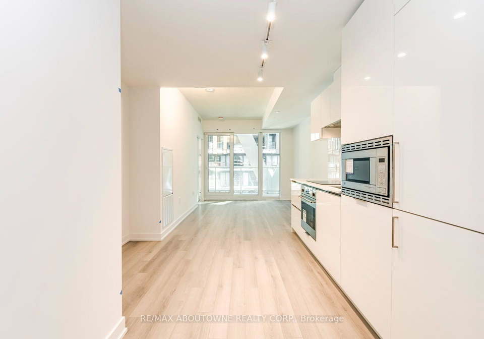 230-simcoe-street-toronto-toronto-ontario-c13678784
