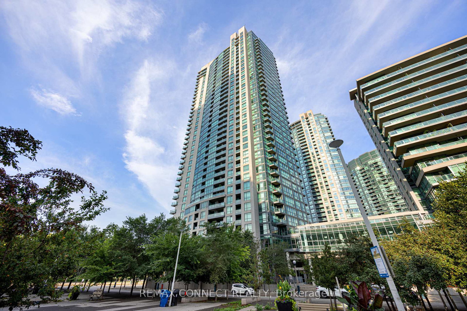 215-fort-york-boulevard-toronto-toronto-ontario-c13679160