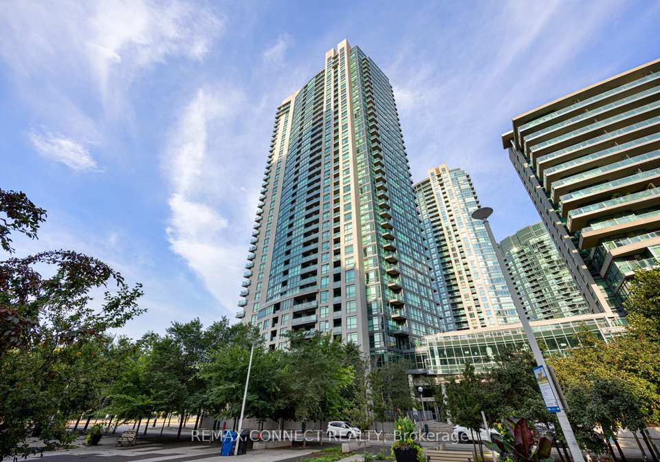 215-fort-york-boulevard-toronto-toronto-ontario-c13679160