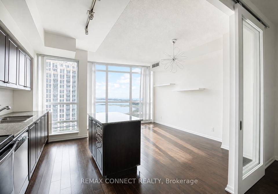 215-fort-york-boulevard-toronto-toronto-ontario-c13679160