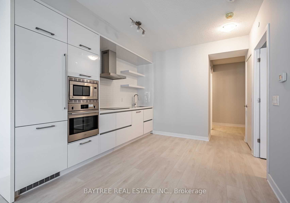 2221-yonge-street-toronto-toronto-ontario-c13679344