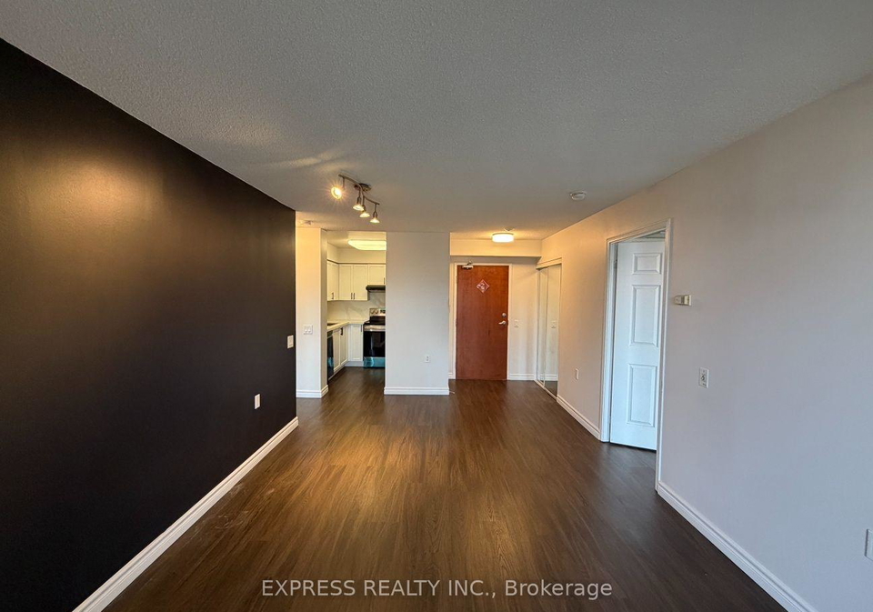 35-finch-avenue-e-toronto-north-york-ontario-c13679474