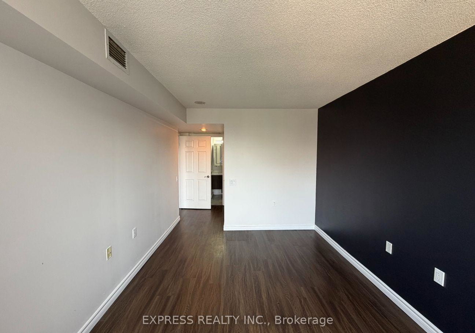 35-finch-avenue-e-toronto-north-york-ontario-c13679474