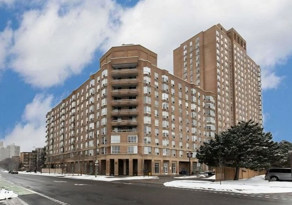 11-thorncliffe-park-drive-toronto-east-york-ontario-c13679480